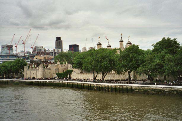 england096.jpg - 50102 Bytes